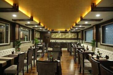 Hotel Katra Royal Stay