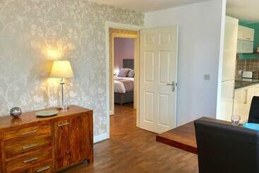 דירות לתיירים The Orchid Central Beeston Private Apartment Smarttv Free Wi Fi Tram Parking