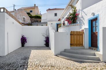 آپارتمانهای توریستها Carvoeira Surf & Family Villa