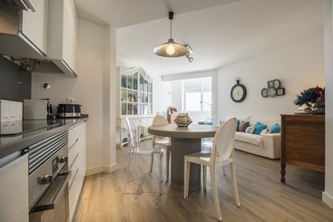 דירות לתיירים Cozy Seaview Apartment