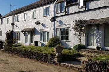 Davy Cottage In The Countryside With Horse Riding