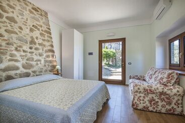 田舎風ホテル Agriturismo Oliviera Winery & Hiking