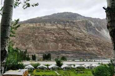 בית מלון כפרי Tih Buckwheat Root Camp   Turtuk