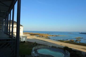 Жильё для туристов Les Yeux Dans L Océan