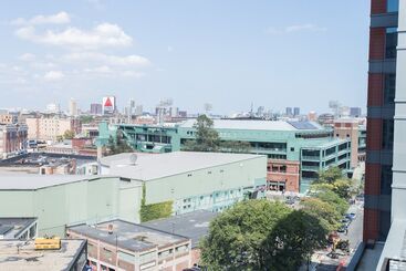 شقق خاصة سياحية Luxurious 1bd/1ba Penthouse In Fenway   1t