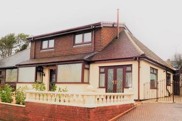 Mrs Featherstones B&b