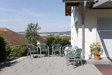 游客公寓 The White Design Apartment