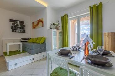 Apartment Color Green