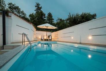 آپارتمانهای توریستها Apartment Villa Zdenka