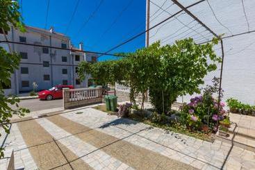 Apartments Ankica