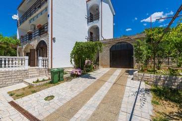 Apartments Ankica