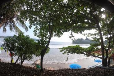 Dream Lanka Surf Hostel