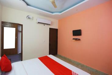 O Ashoka Inn Hotel Near Botanical Garden
