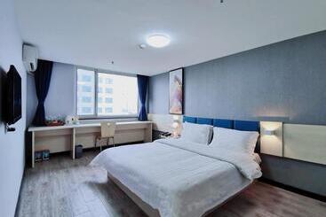 هتل 7days Inn Xi An North Street Subway Station Lianhu Park