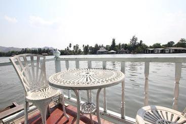 فندق Nita Raft House