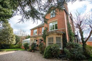 فندق Treherne House & The Malvern Retreat