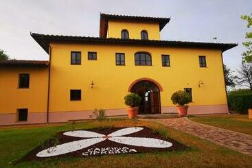 ホテル Agriturismo Cascina Cipressa
