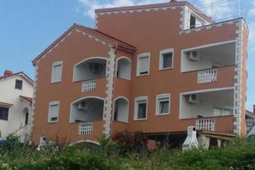 Отель Apartments Vugica Silo