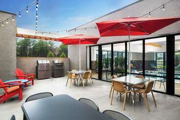 هتل Home2 Suites By Hilton Long Island Brookhaven