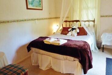 בית מלון כפרי Mount Tutu Eco Sanctuary