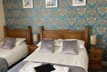 فندق Willows Guest House