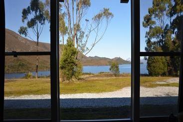 فندق Lake Pedder Chalet