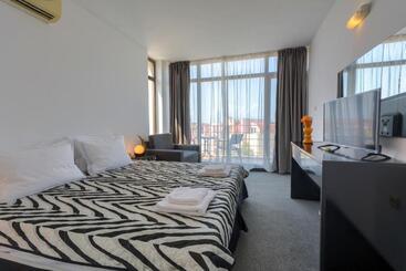 酒店 Odyssey Sozopol