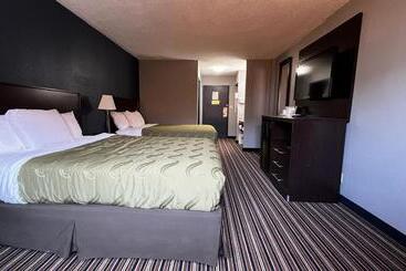 فندق Colby Inn And Suites