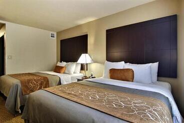 Отель Comfort Suites North Albuquerque Balloon Fiesta Park