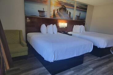 هتل Days Inn By Wyndham Dothan