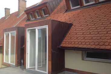 پانسیون City Wall House