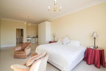 هتل Cricklewood Apartments