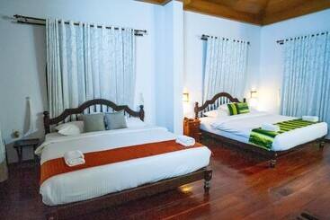 ホテル Kumarakom Heritage