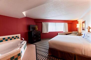 Delta Hotels By Marriott Fargo