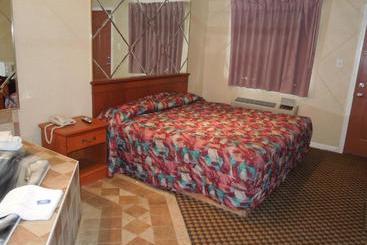 هتل Red Carpet Inn Absecon