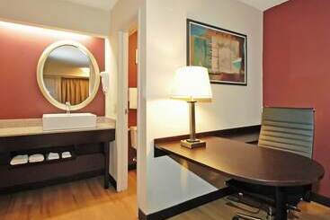 בית מלון כפרי Red Roof Plus Chicago   Hoffman Estates