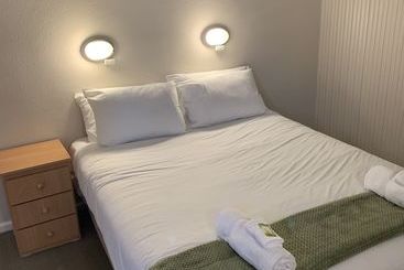 Glenelg Inn  Motel