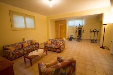 شقق خاصة سياحية Villa Roula 6br