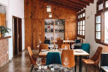 هتل La Casa Nova Hostel