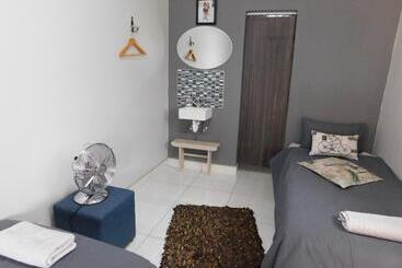 בית מלון כפרי Meteorite Rest Camp