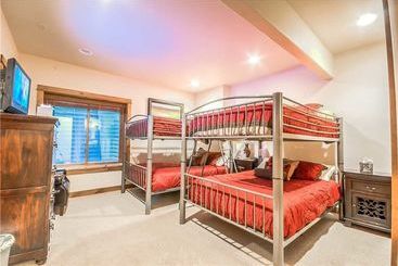 Soaring Eagle Chalet