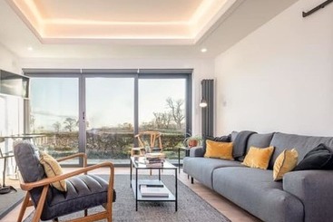 Luxury Garden Cottage Spectacular Views