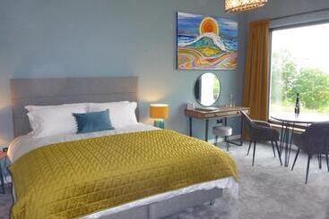 Stones Luxury B&b With Hot Tub And Self Contained Rooms