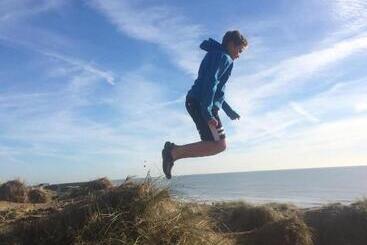 Жильё для туристов Stowaway Beach House Camber Sands