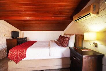 Hotel Cicerone Lodge