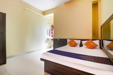 Vaccinated Staff- Spot On 68815 Hotel Sarthak