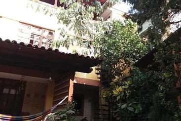 تختخواب و صبحانه Garden House Miraflores