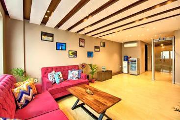 هتل Artisian Rooms