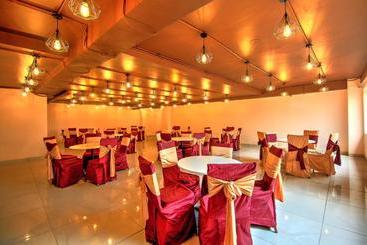 هتل Artisian Rooms