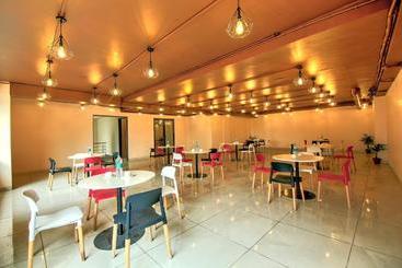 هتل Artisian Rooms